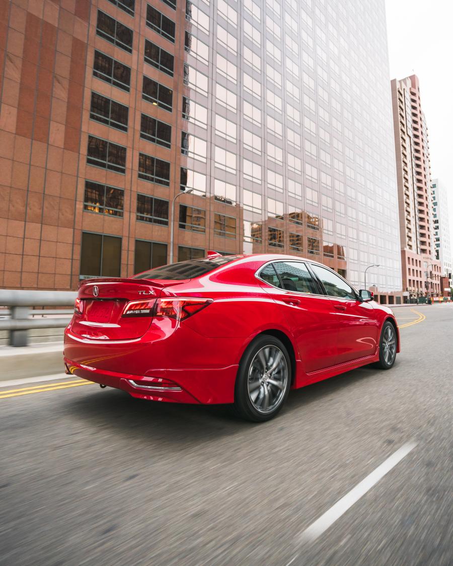  Acura TLX GT Package 2016 года  (фото 4 из 4)
